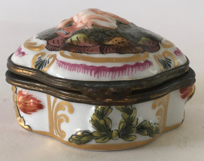 Antique Naples Capodemonte porcelain pill box putti hand painted - perfect