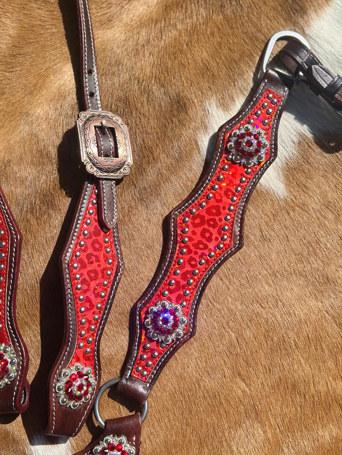 Red Leopard Cob Size Tack Set