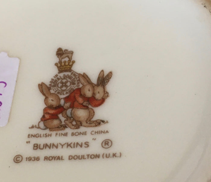 Royal Doulton Bunnykins - HW 119 Unravelling the Knitting HW 119R Trying on the Knitting Hug-a-mug