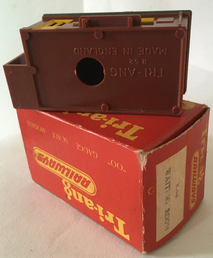 Tri-ang Railways '00' Guage R.62 waiting room rovex scale models limited
